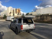 Hard-Top Travail Nissan Navara NP300 D23 CD Avec des Portes Latérales Linextras