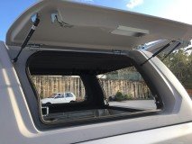 Hard-Top Travail Nissan Navara NP300 D23 CD Avec des Portes Latérales Linextras