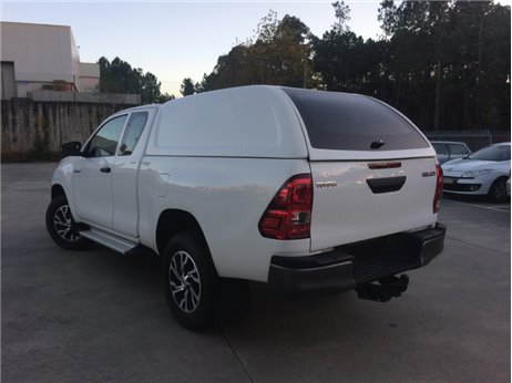 [54.TV3 151] STARLUX TOYOTA HILUX ROCCO 2020 E/CAB. S/ VENTANAS