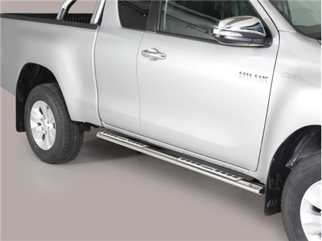 [54.TV3 30/I] ESTRIBERAS INOX C/PLACA ALUM E/C TOYOTA ROCCO 2020
