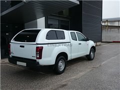 STARLUX ISUZU D-MAX 2012 EXTRA CAB WITH SIDE WINDOWS PAINT