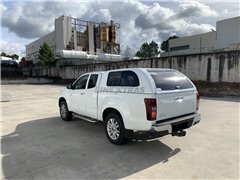 STARLUX ISUZU D-MAX 2017 EXTRA CAB WITH SIDE WINDOWS PAINT