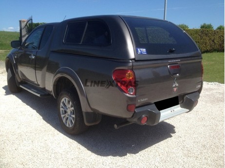 Hard-Top Mitsubishi L200 10-14 Club Cab Avec Fenêtre Linextras Hard-Top Mitsubishi L200 10-14 Club Cab Avec Fenêtre Linextras