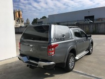 Hard-Top Travail Mitsubishi L200 2015+ DC Avec des Portes Latérales Linextras