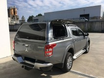 Hard-Top Travail Mitsubishi L200 2015+ DC Avec des Portes Latérales Linextras