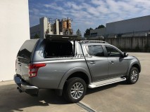 Hard-Top Travail Mitsubishi L200 2015+ DC Avec des Portes Latérales Linextras